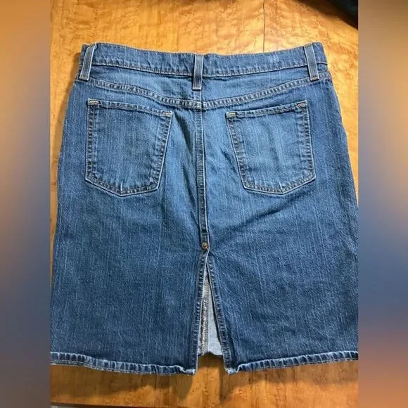 Old Navy jean mini skirt, just below waist stretch excellent condition, size 10 - Picture 2 of 4
